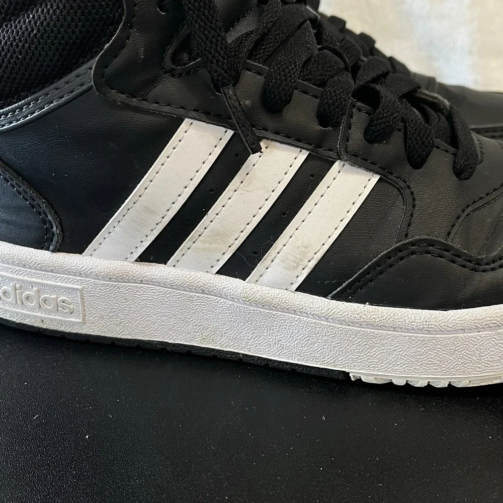 Adidas Size 5 Basketball Shoes Hoops 2.0 Mid Classic Sports Trainers GW0402